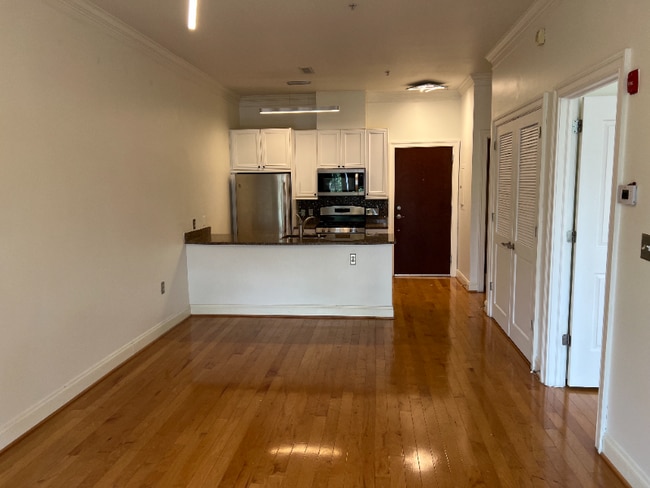 Photo - 1210 R St NW Unidad 105