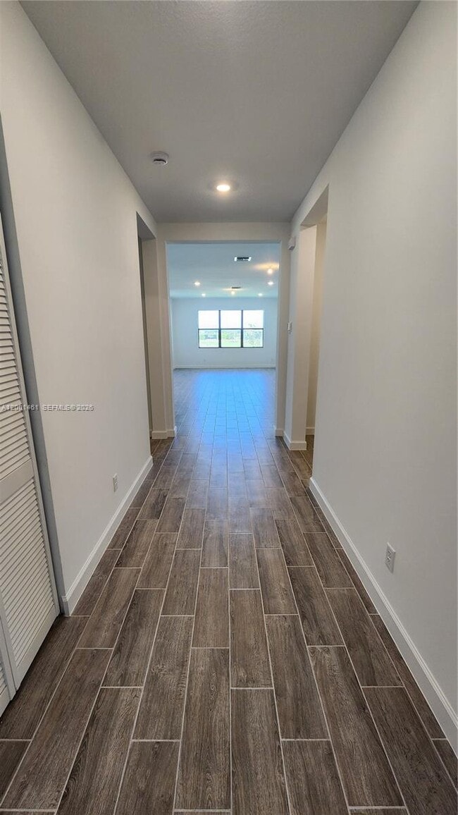 Photo - 19047 Croft Mill Xing