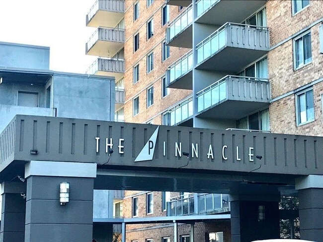 Building Photo - 1131 Stringers Ridge Rd Unit 3C