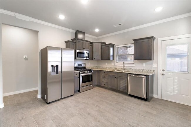 Photo - 402 Barbet Dr