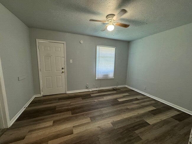 Photo - 1900 N 4th St Unidad B