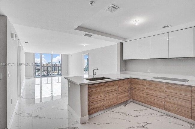 Building Photo - 330 Sunny Isles Blvd Unit 5-2205
