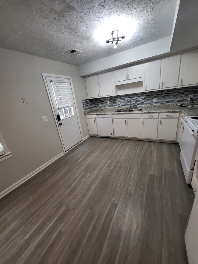 Plano de planta - 9310 Cedar Ridge Dr NW