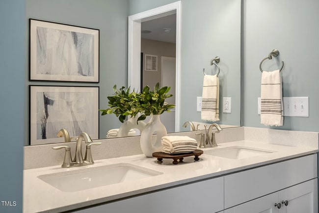 Photo - 143 Siebold St