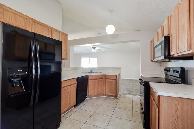 Photo - 2328 Kingscrest Cir