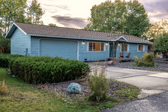 Photo - 815 Waverly Pl