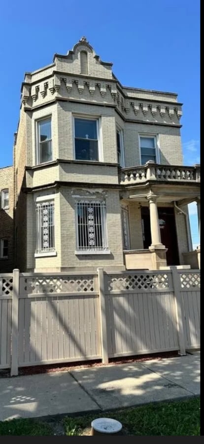 Photo - 1654 N Karlov Ave Unidad Garden