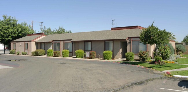 Oak Knoll Apartments - Oak Knoll Apartments
