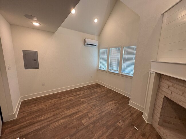 Photo - 1bd/1ba House Available!