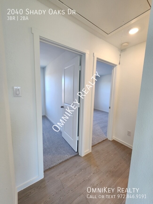 Photo - 2040 Shady Oaks Dr