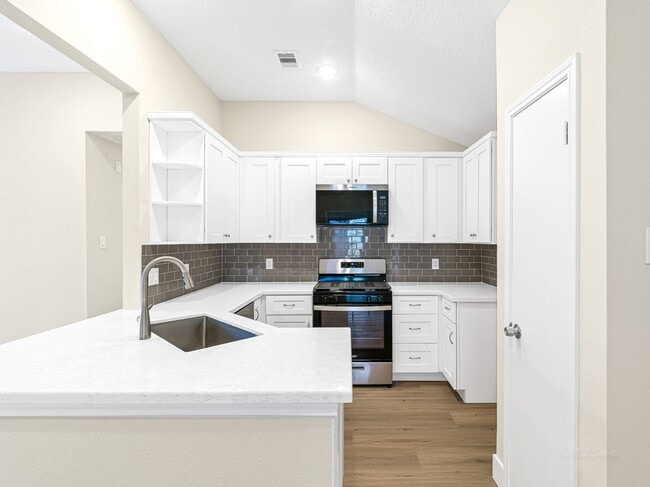 Building Photo - 9254 Autumnsong Dr