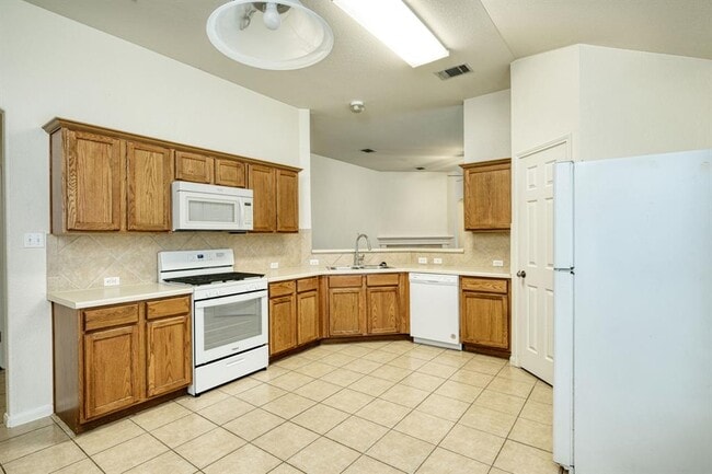 Photo - 1020 Downridge Dr