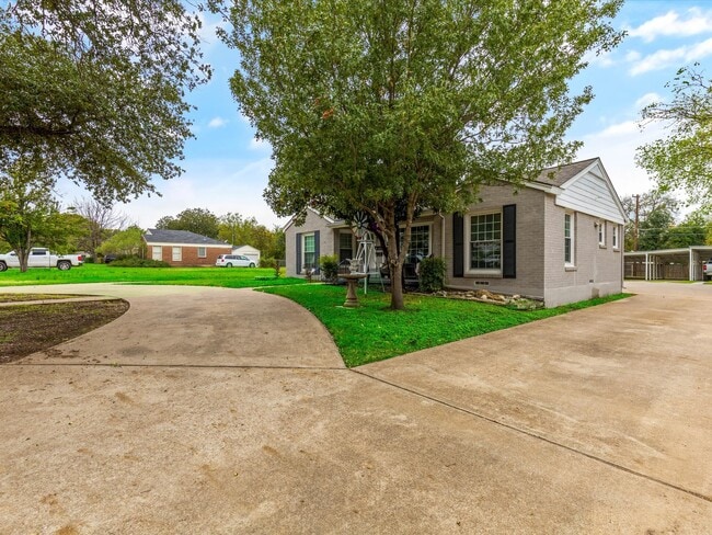 Photo - 3508 W Biddison St Unit A