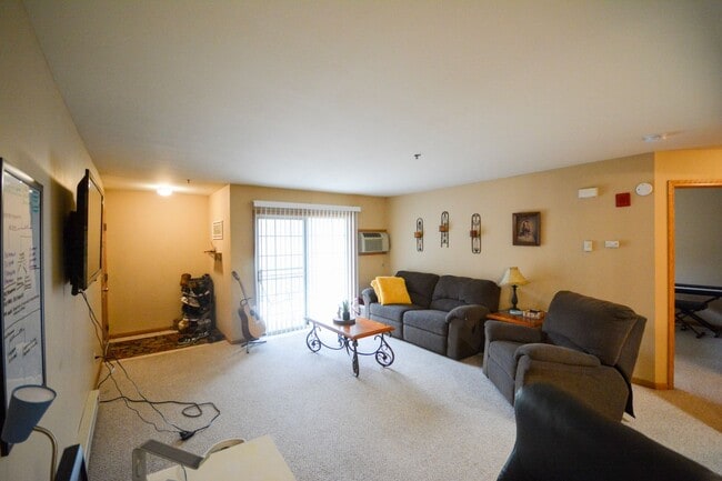 Photo - Beautiful 1 Bedroom in Fantastic NE Rochester Location!