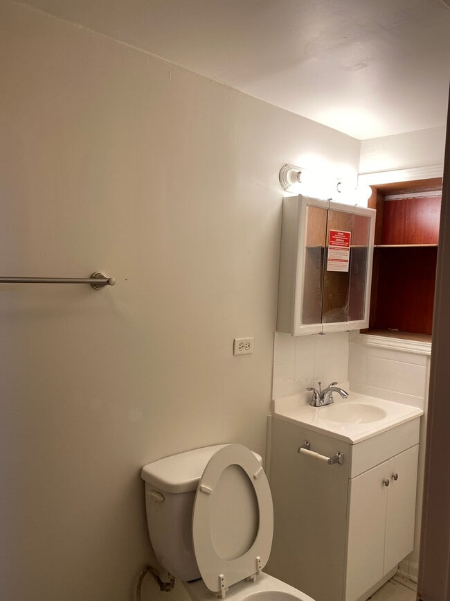 Photo - 260 W 24th Pl Unit BR