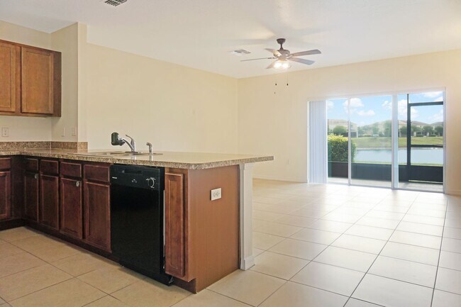 Photo - Town Home Available for Rent in Lake Bluff Davenport!