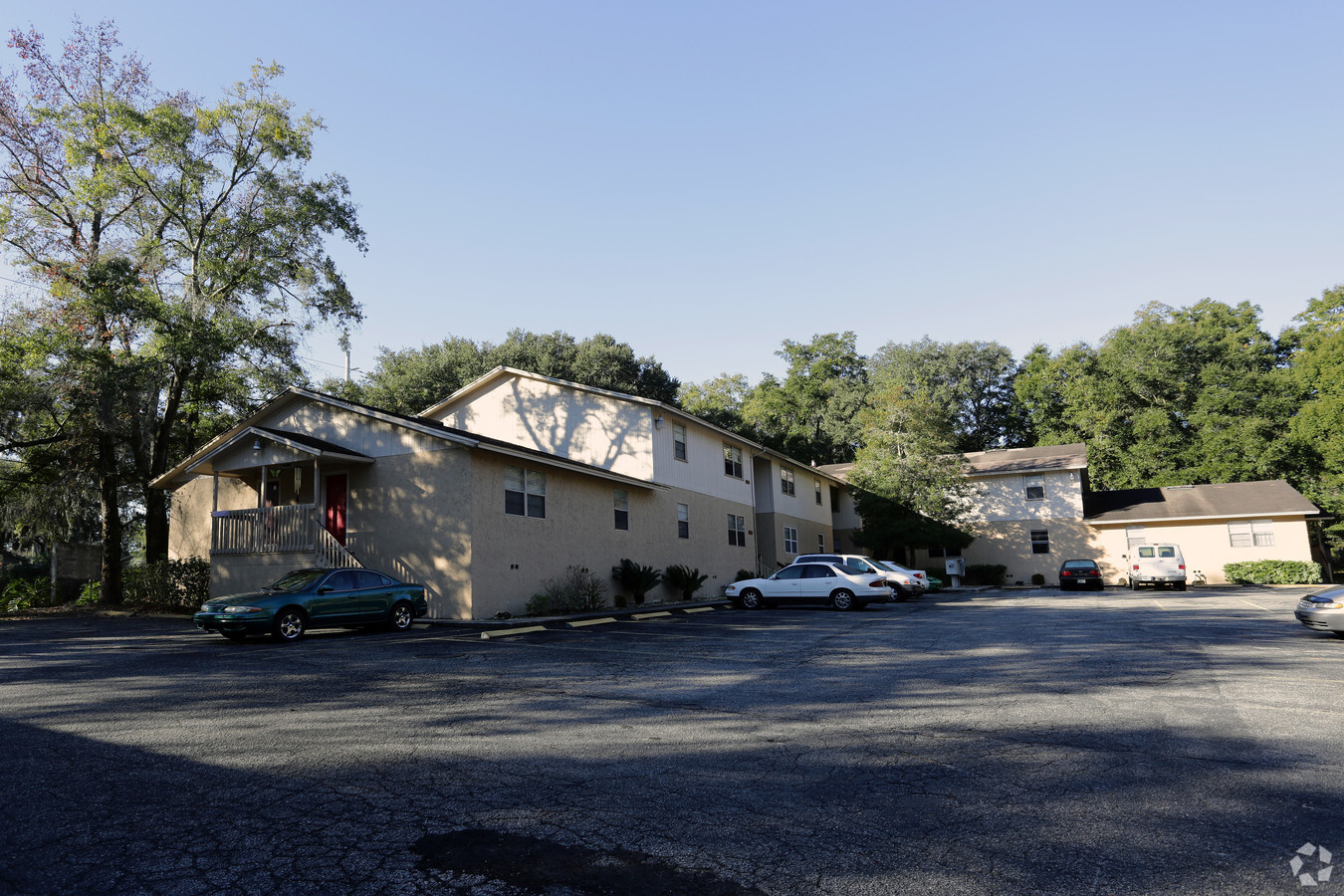 Creekside Woods Apartments - Creekside Woods Apartments