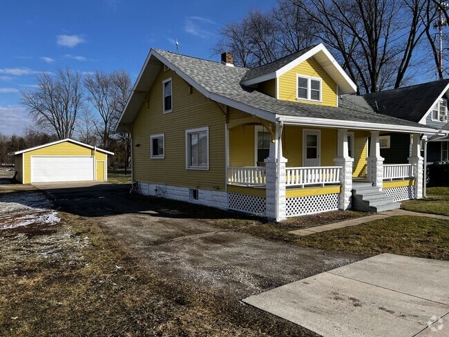 Building Photo - Renovated 3 -Bedroom, 2-1/2 Bathroom Farm ... Rental