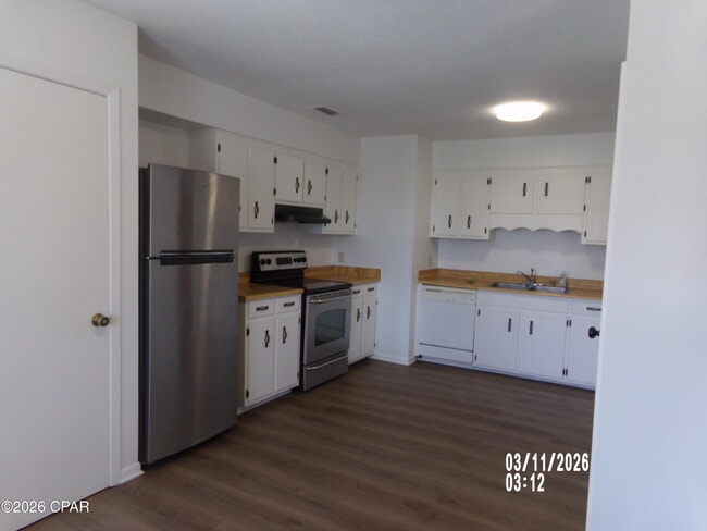 Photo - 6909 Winona St