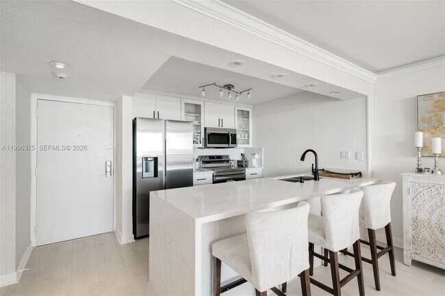 Photo - 600 NE 36th St Unidad 1414