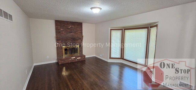 15401 E 44 St S