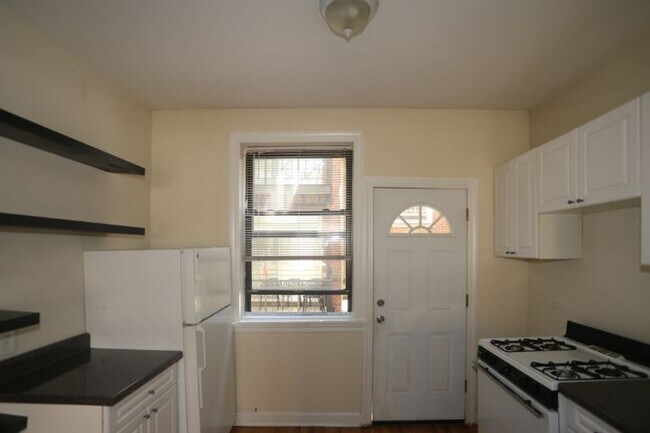 Photo - 714 W Barry Ave Unit A2