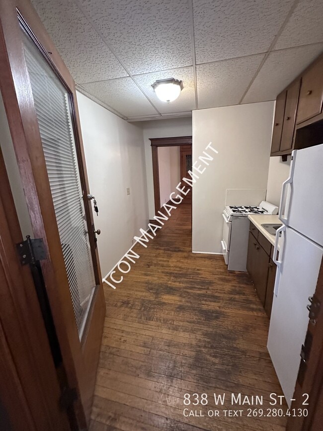 838 W Main St Unit 2