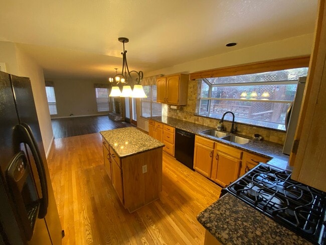 Photo - NW Reno - Summit Ridge - 4 Bed 2.5 Bath