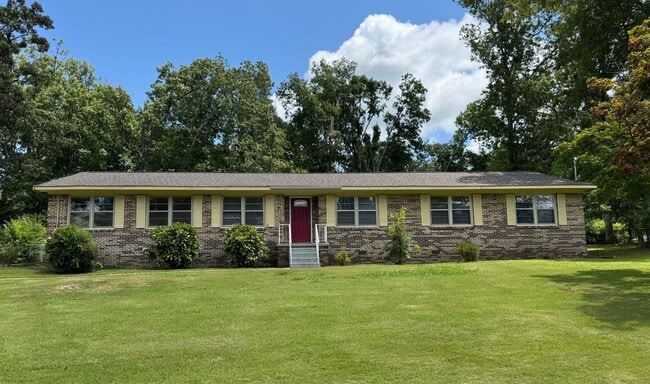 Building Photo - Adorable 3-Bed, 2-Bath Home on Noccalula M...