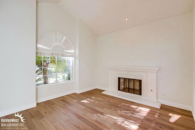 Bright & Spacious 4Bdm 3Ba Home in San Diego!