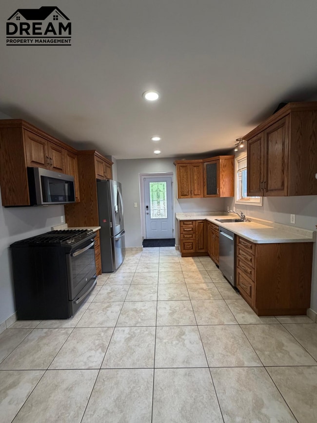 Building Photo - 205 Oakburne Pl