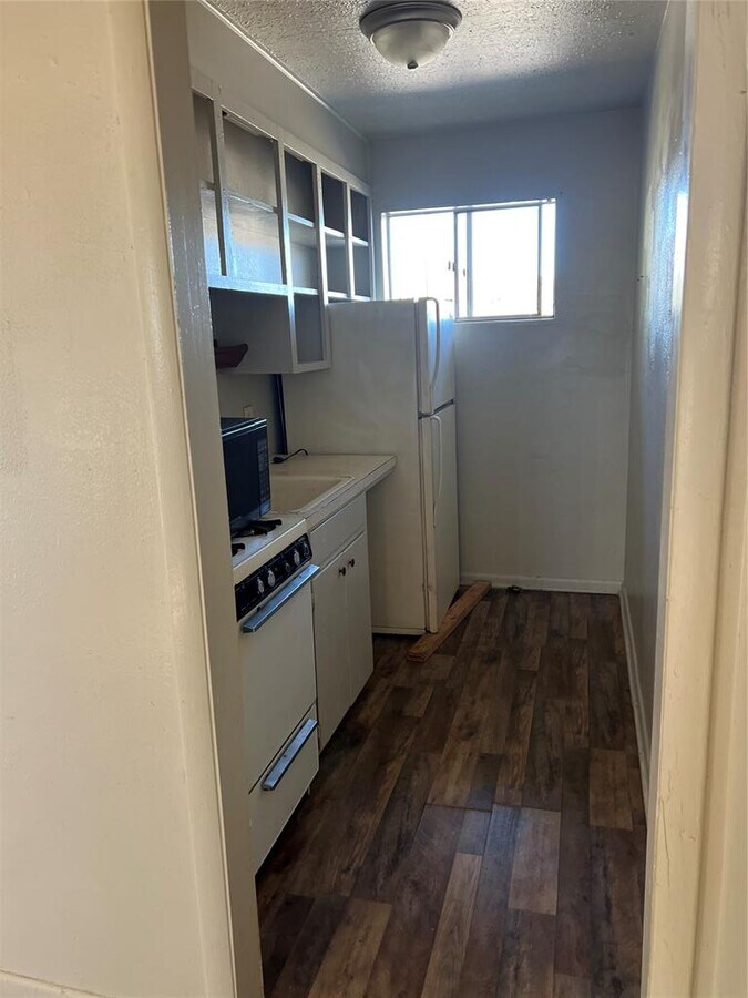 Photo - 1020 S Rock Island Ave Unit 6