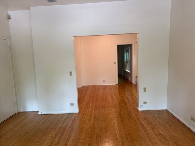 Photo - 1462 Wilmette Ave Unit 2