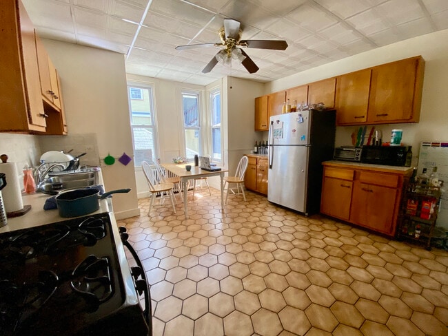 Photo - 29 Capen St