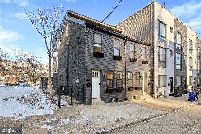 Building Photo - 53 E Sharpnack St Rental