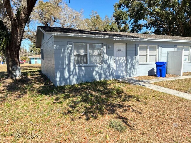 Building Photo - 2nd St Unit 1349