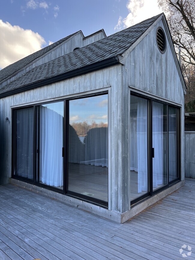 Building Photo - 230 Mamanasco Rd Rental