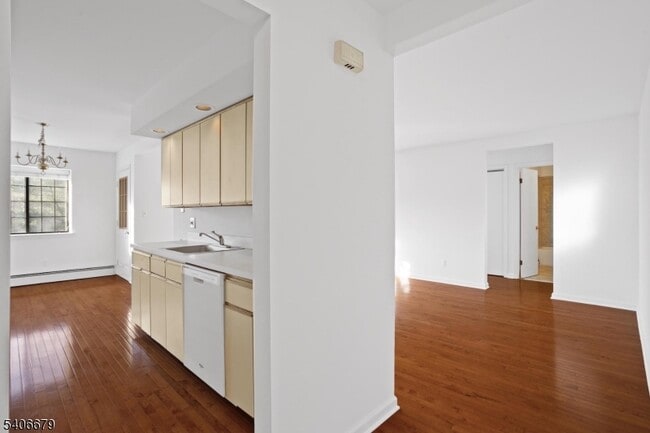 Photo - 25 Canterbury Rd Unit D