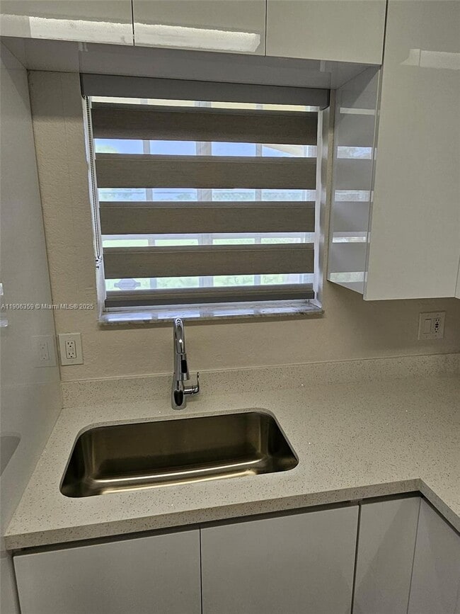 Photo - 6752 NW 182nd St