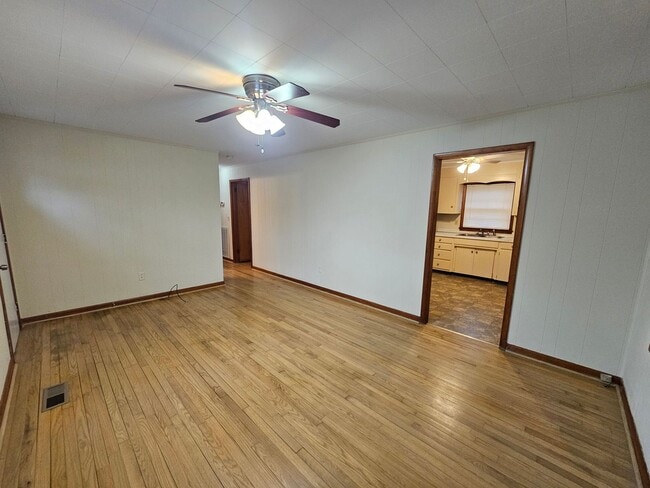 Photo - Beautiful 3 Bedroom Ranch in Central Manchester