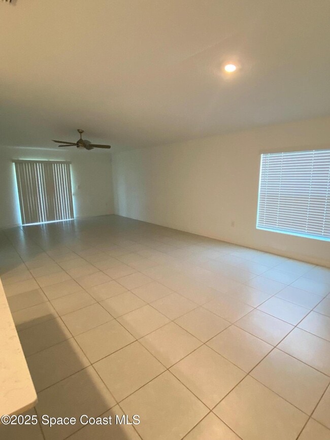 Photo - 836 Dockside Dr SW
