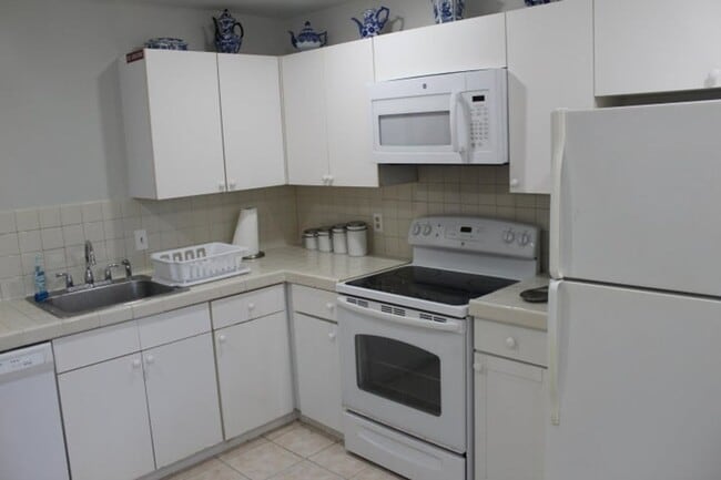Photo - 13115 Belhaven Ct House