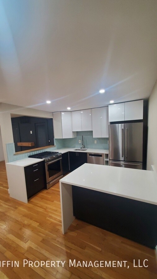 Photo - 2123 Young St SE