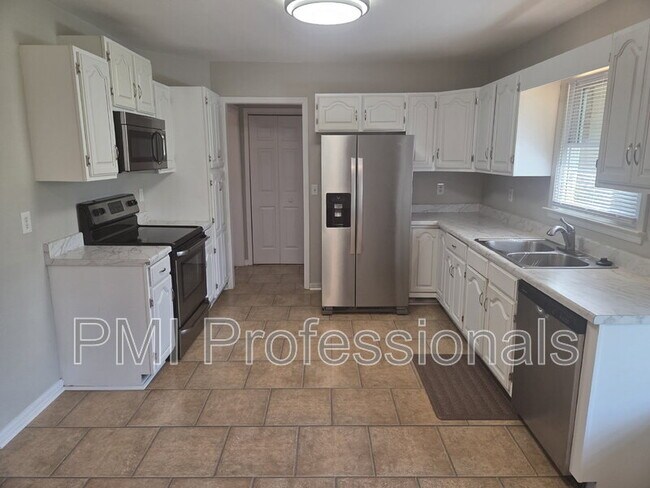 Photo - 2426 Bennington Dr