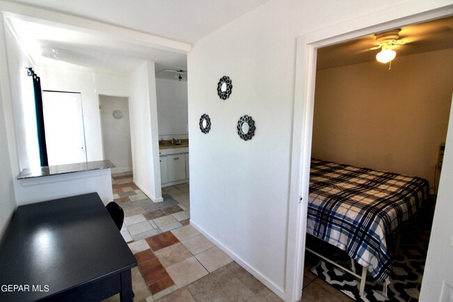 Photo - 3527 E Missouri Ave Unit 1