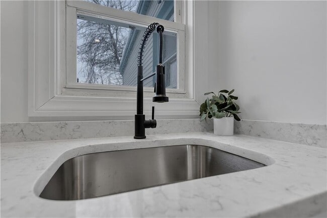 Photo - 115 Campbell Ave