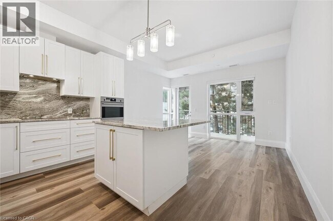 Photo - 51 David St Unité 201