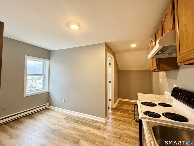 Photo - 57 Boswell Ave Unit 2