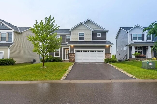 Building Photo - Beautifully updated lakeville 4 bedroom available for lease!