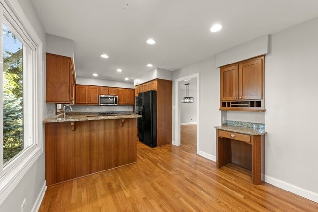 Photo - 10S160 Alma Ln